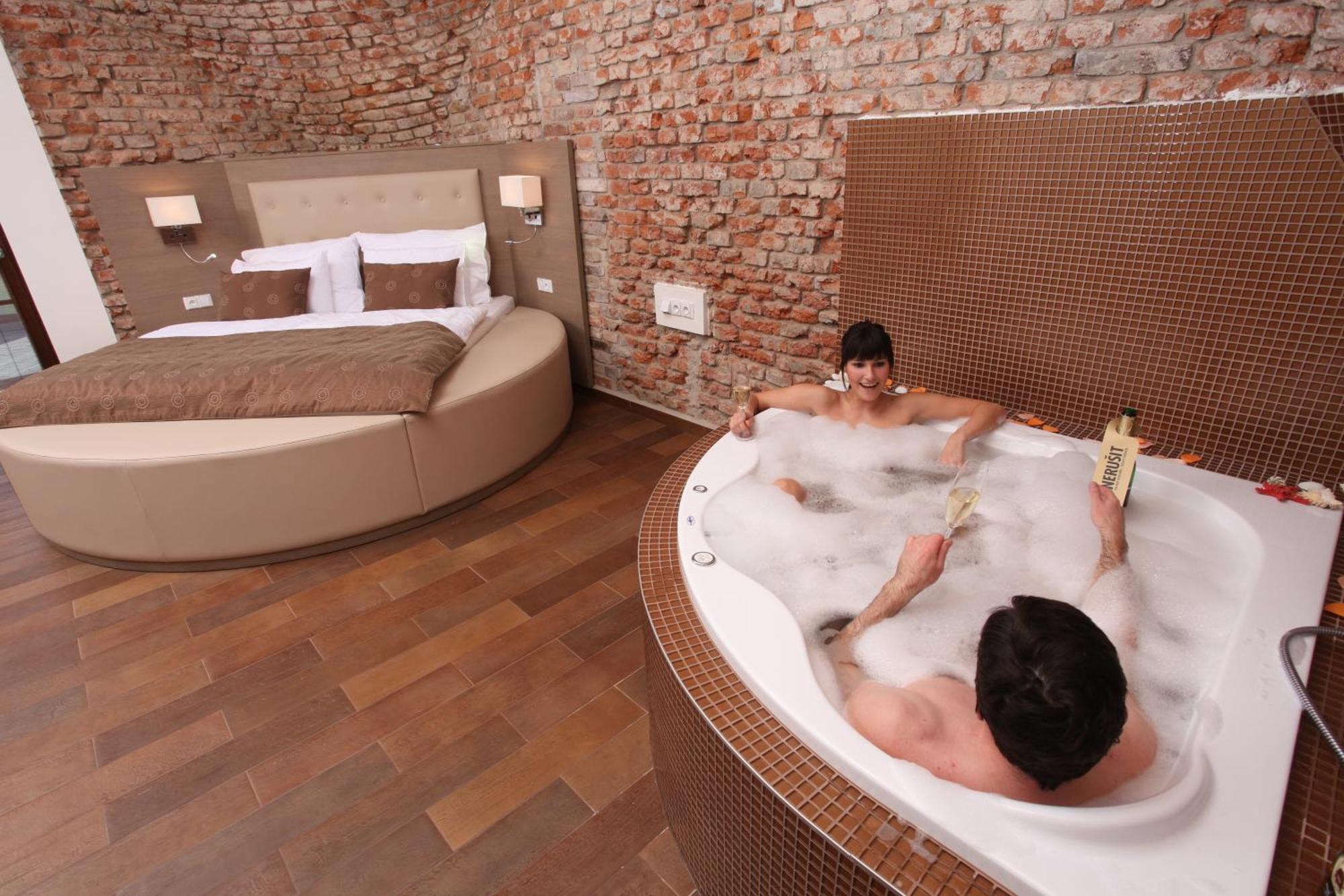 Hotel Sladovna سيرنا هورا الغرفة الصورة