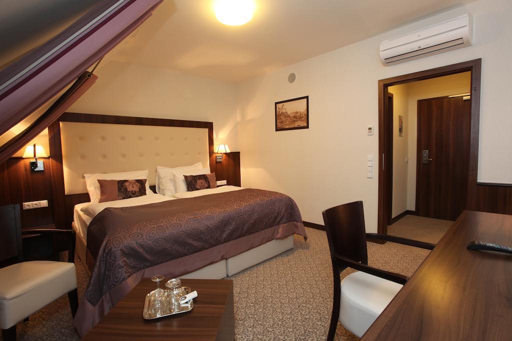 Hotel Sladovna سيرنا هورا الغرفة الصورة