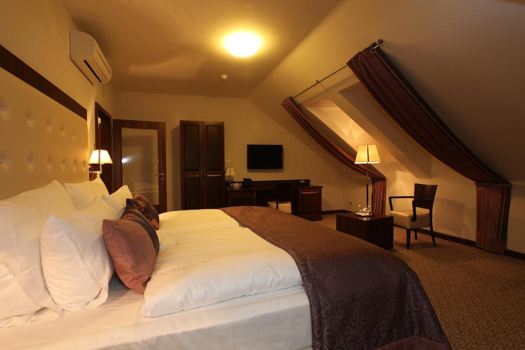 Hotel Sladovna سيرنا هورا الغرفة الصورة